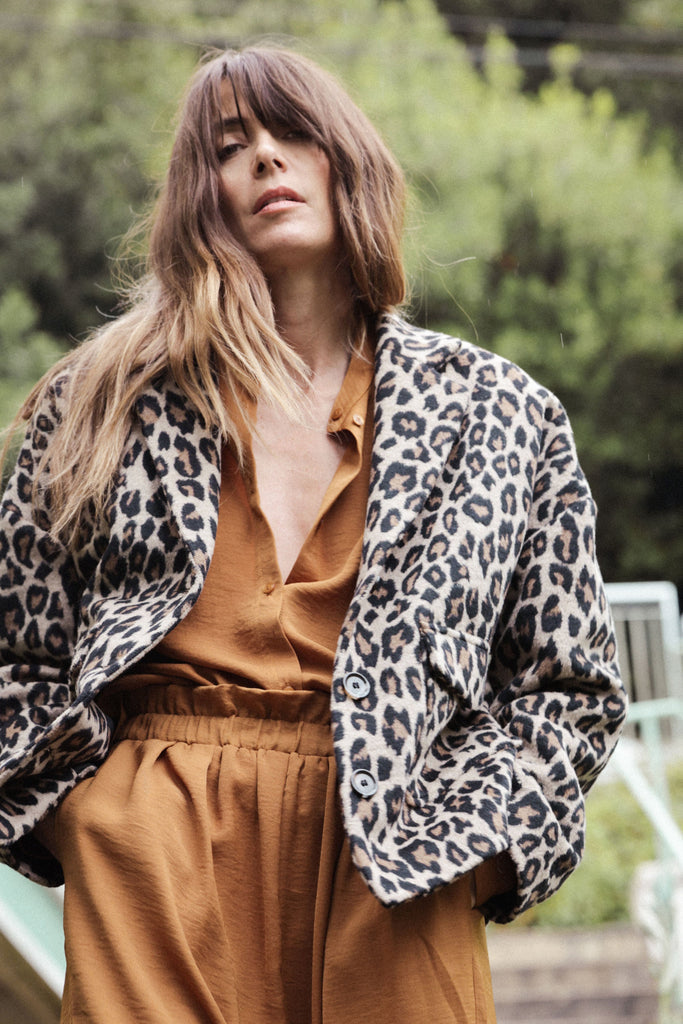 MANTEAU COURT LUNO LÉOPARD - PLUME PARIS - La mode en précommande