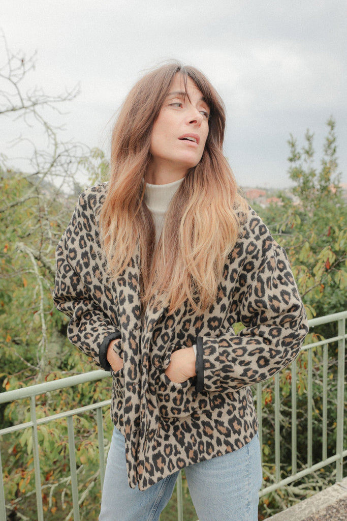 MANTEAU COURT LUNO LÉOPARD - PLUME PARIS - La mode en précommande