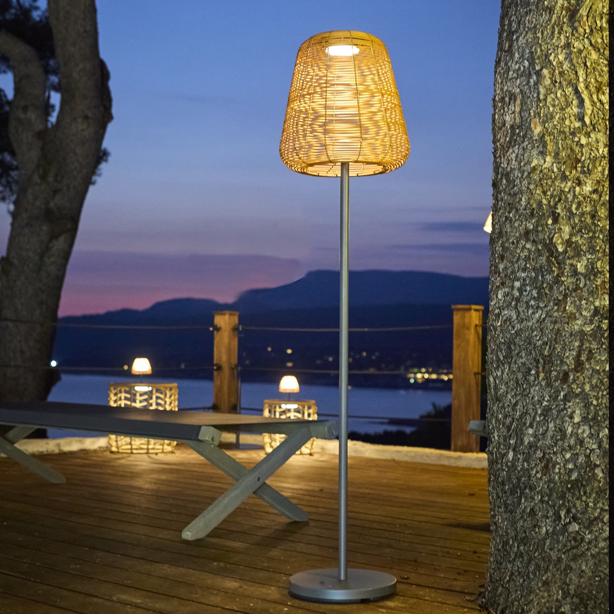 Boheme Tall - Lampadaire Solaire - Polyrotin - Marron