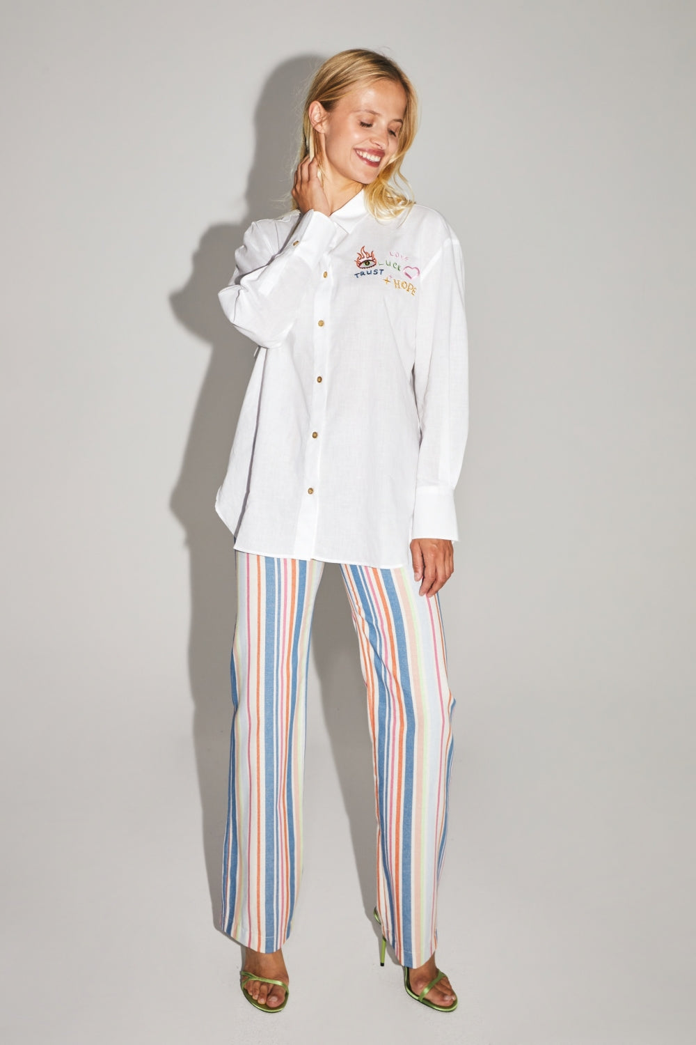 La Chemise Boho En Coton Lin Avec Broderie Cosmique Fabriquée Au Portugal