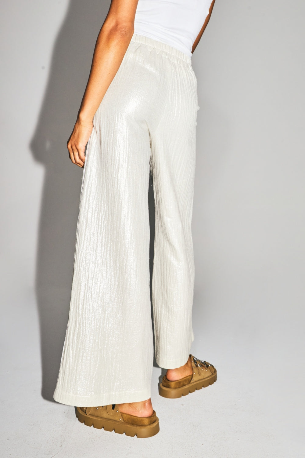 Le Pantalon Charlie En Coton Bio Brillant Texturé Fabriqué En Italie