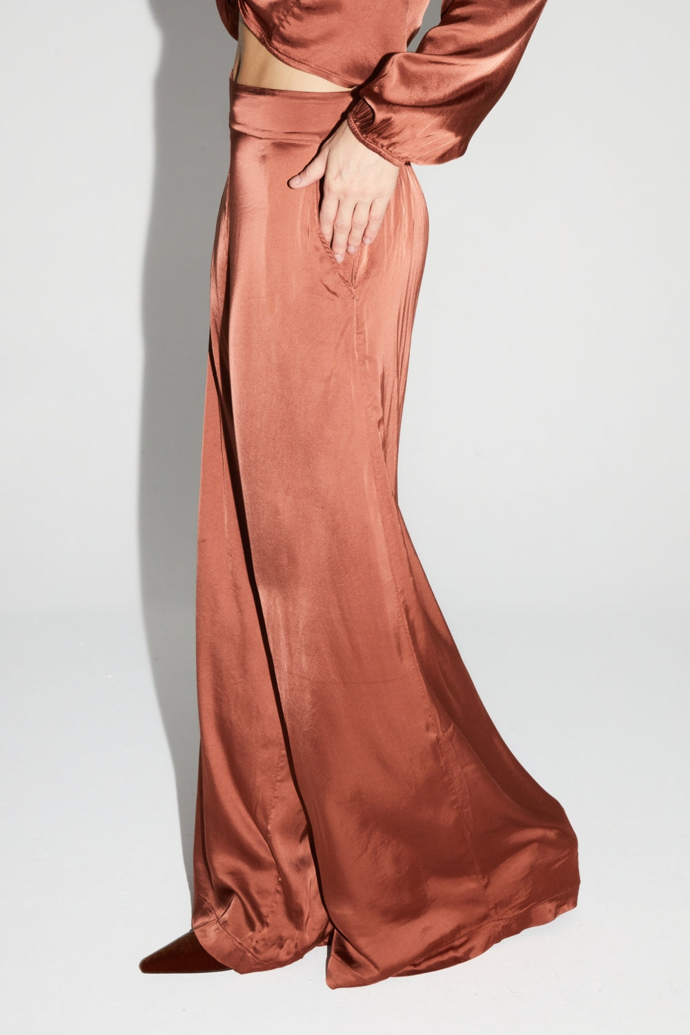 Pantalon Charlie Satin Viscose Cognac Fabriqué En Italie