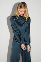 La Blouse Cléa Satin Viscose Strech Bleu Atlantique Fabriquée En Italie