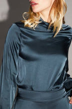 La Blouse Cléa Satin Viscose Strech Bleu Atlantique Fabriquée En Italie