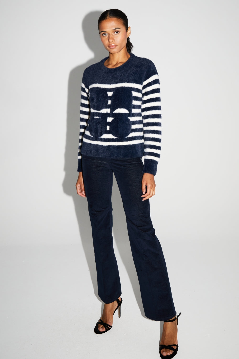 Maille Lina Fluffy Navy Fabriquée Au Portugal