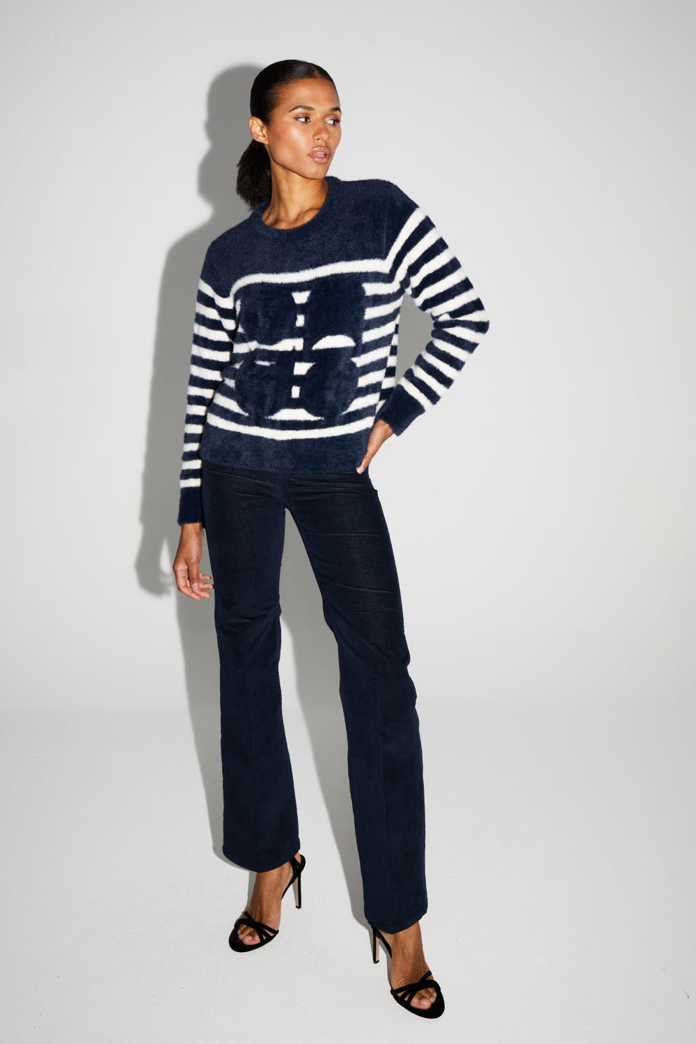 Maille Lina Fluffy Navy Fabriquée Au Portugal