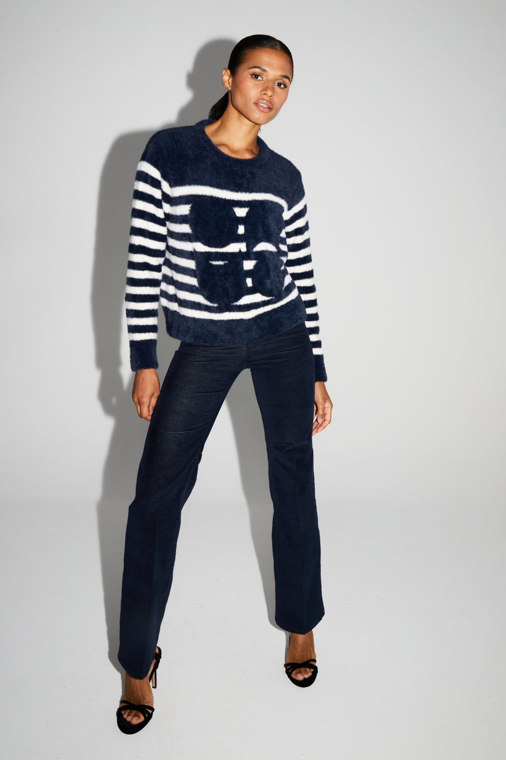 Maille Lina Fluffy Navy Fabriquée Au Portugal