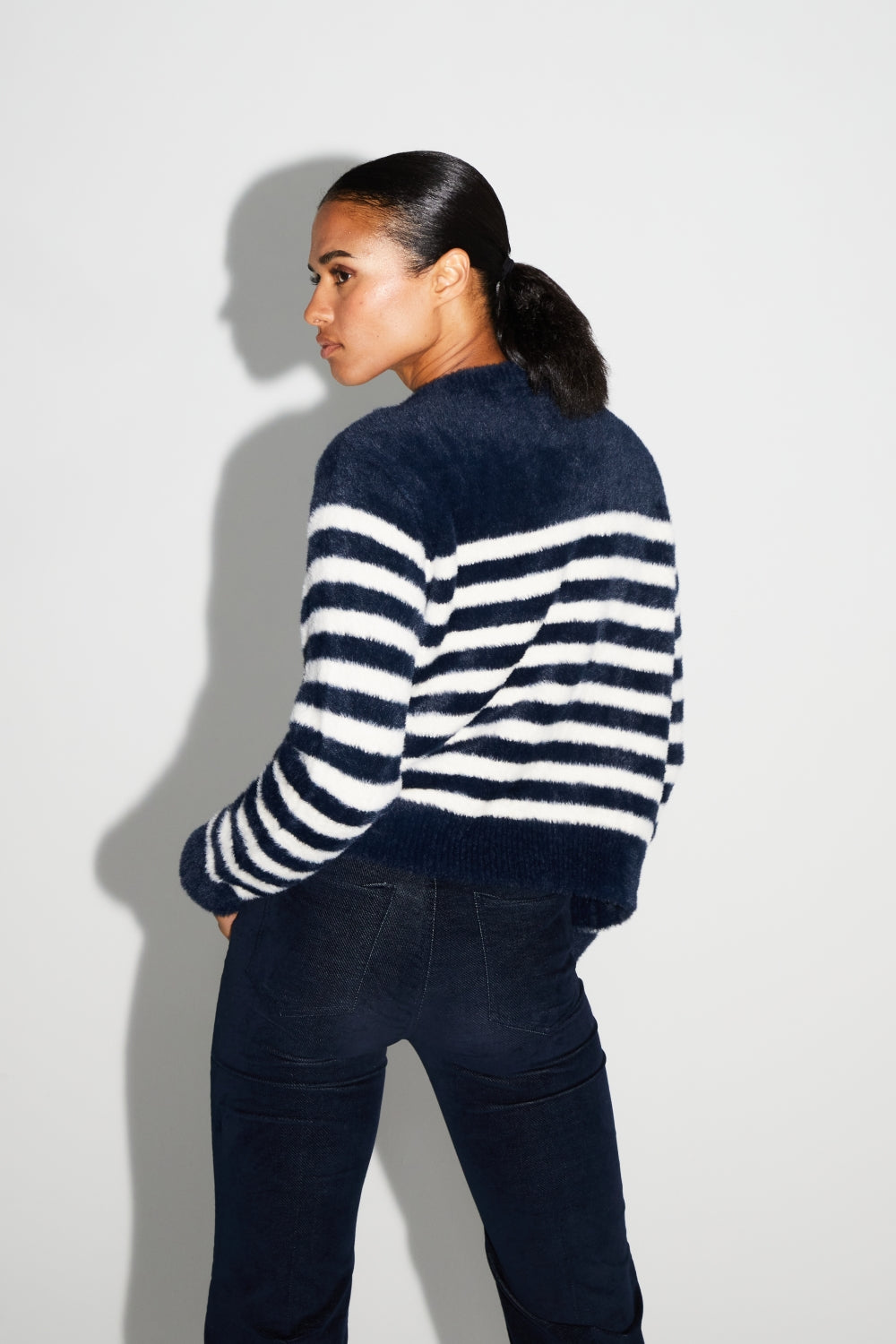 Maille Lina Fluffy Navy Fabriquée Au Portugal