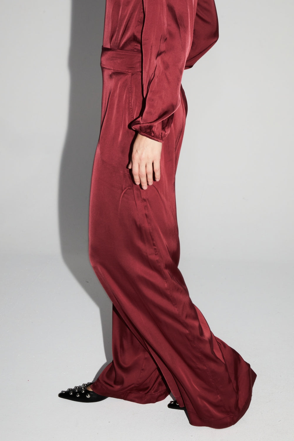Pantalon Charlie Satin Viscose Bordeaux Fabriqué En Italie