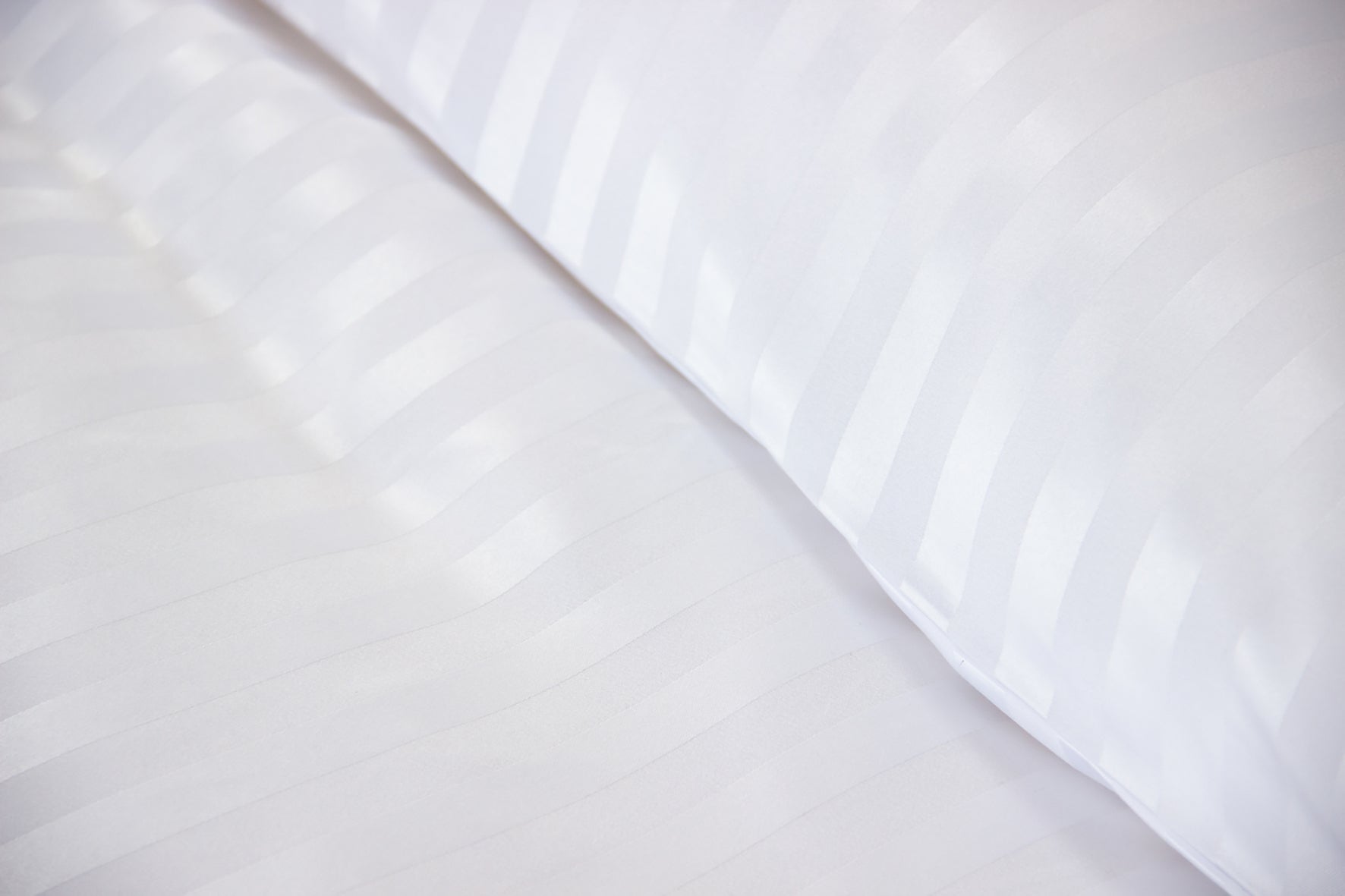 Parure Housse De Couette 100% Satin De Microfibre , Blanc