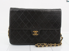 Chanel Chanel Matelassé Cuir Noir Black leather medium