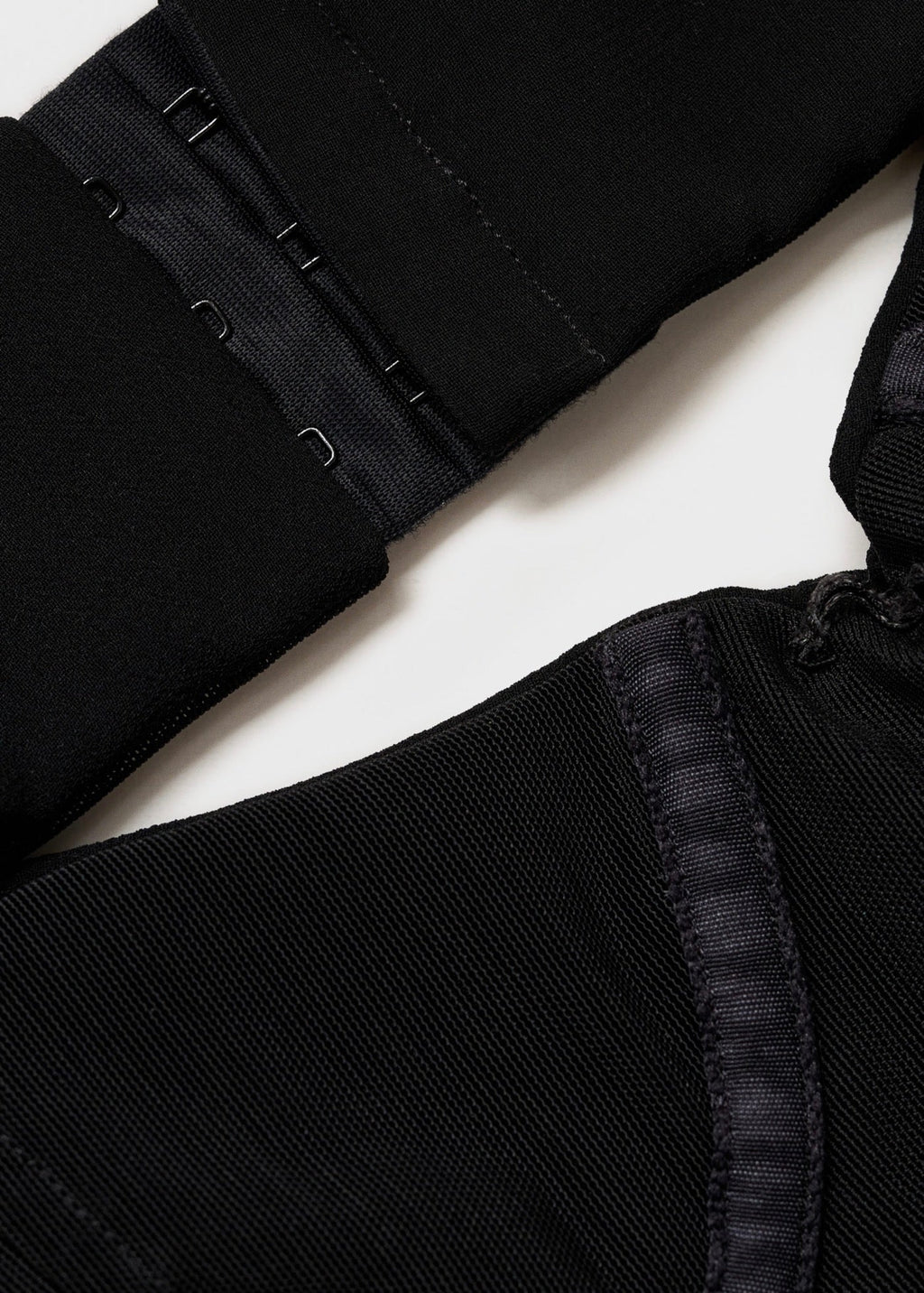 Robe À Découpes Bas Asymétrique