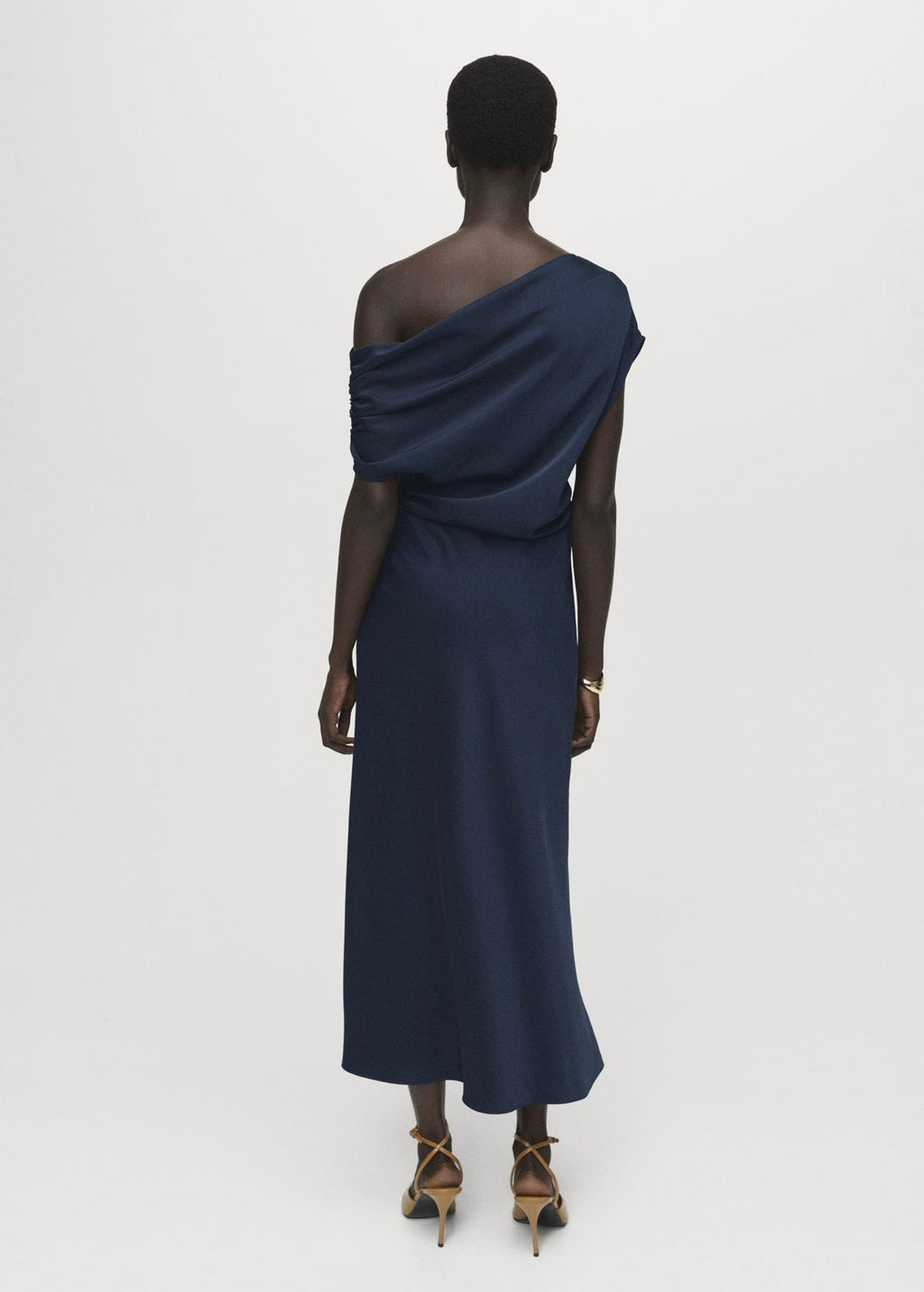 Robe Satinée Asymétrique