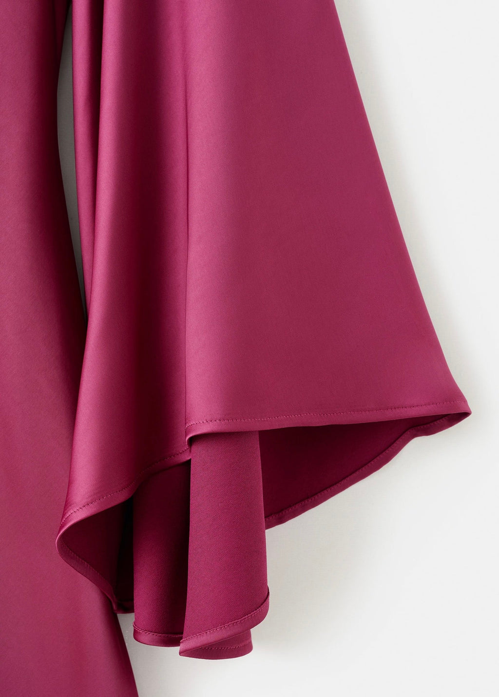 Robe Satinée Manches Cloche