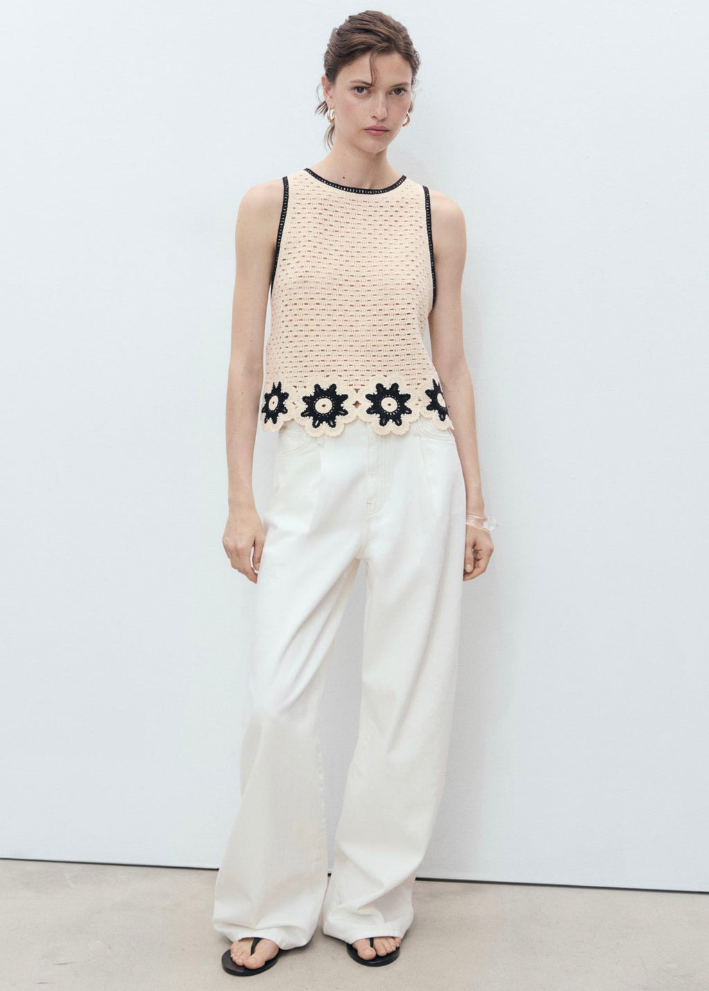 Top En Crochet Finitions À Fleurs