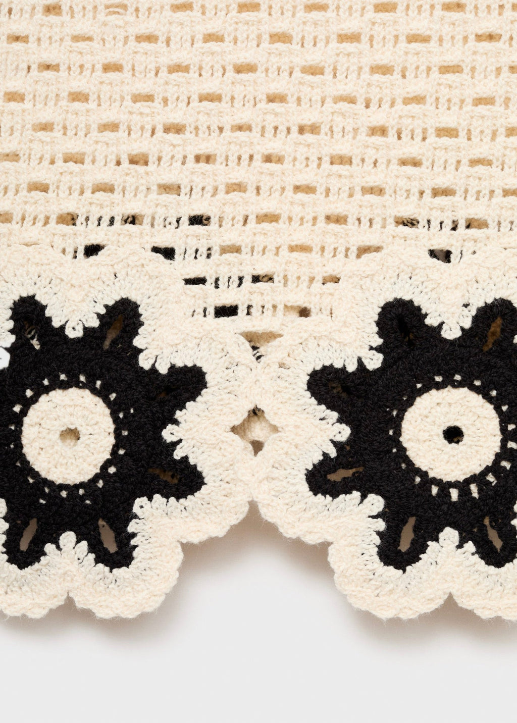 Top En Crochet Finitions À Fleurs