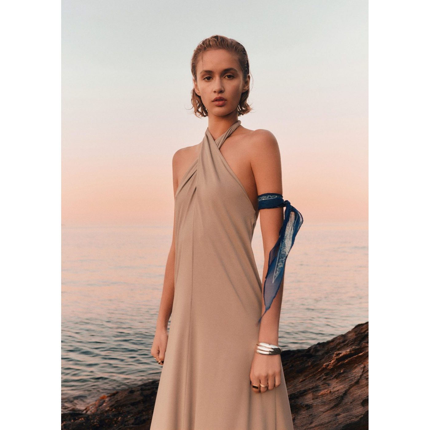 Robe Longue À Emmanchures Américaines Croisées