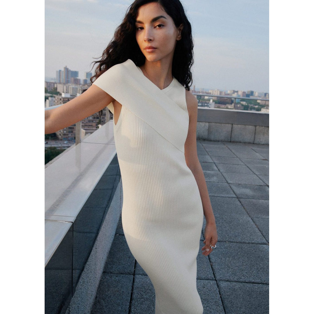 Robe Maille Côtelée Manches Asymétriques