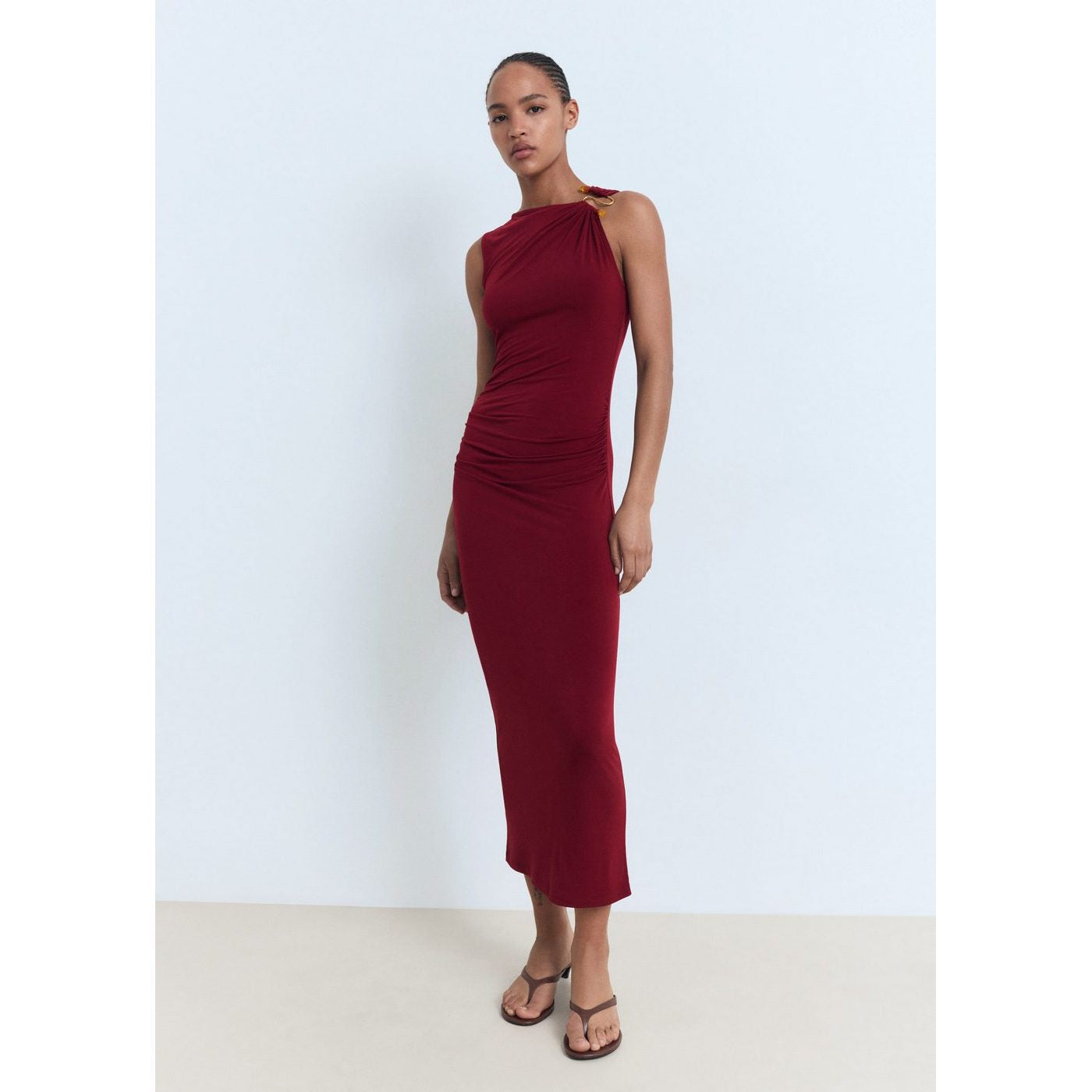 Robe Drapée Détail Bijou