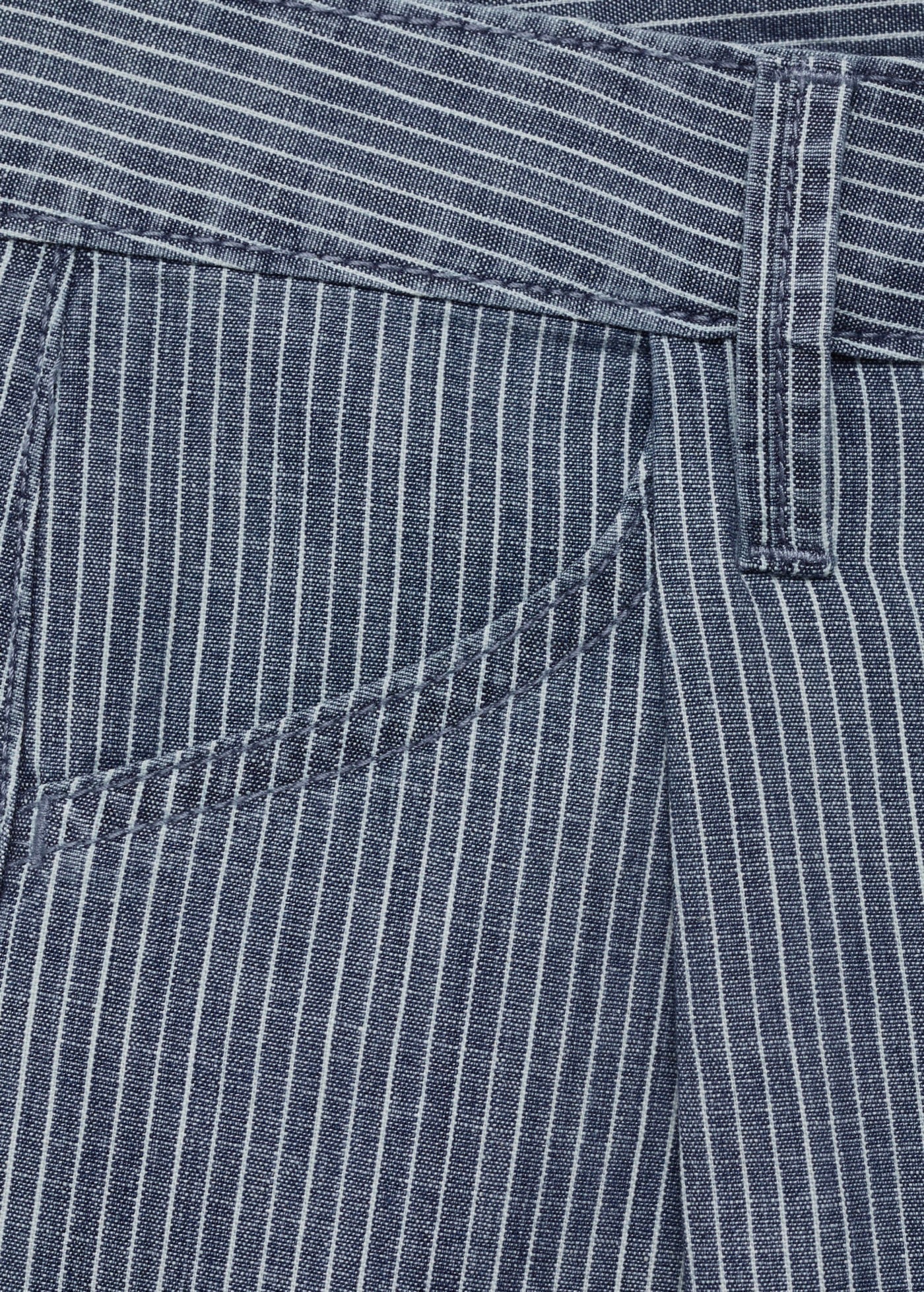 Short Denim À Pinces Et Rayures