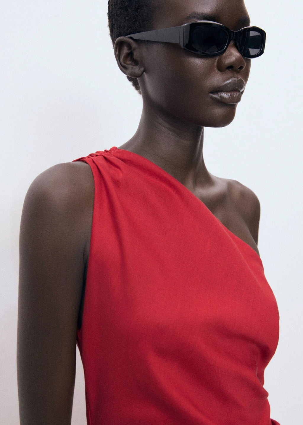 Robe Lyocell Décolleté Asymétrique