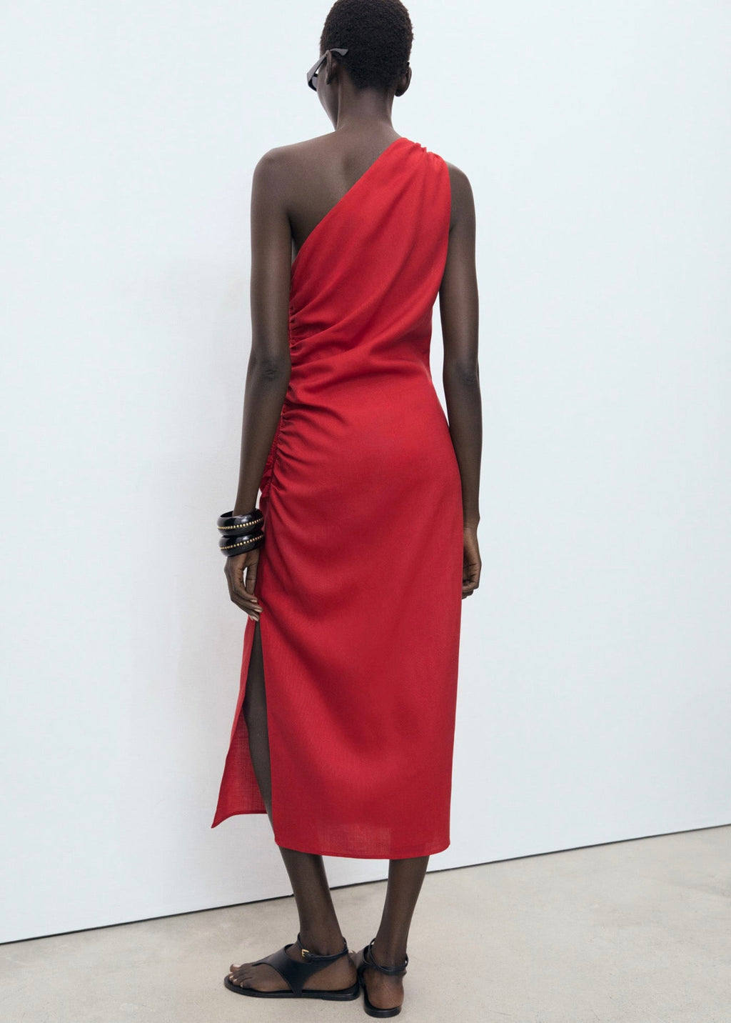 Robe Lyocell Décolleté Asymétrique