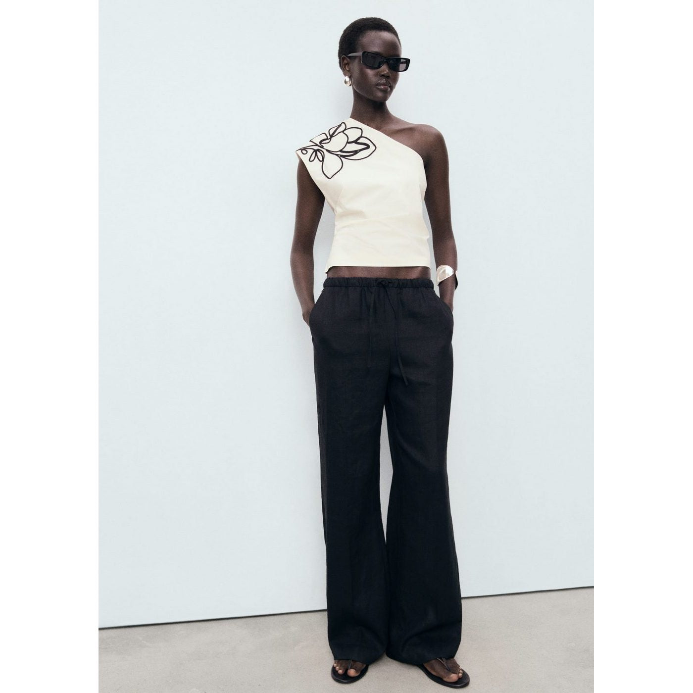 Top Asymétrique Brodé Fleurs