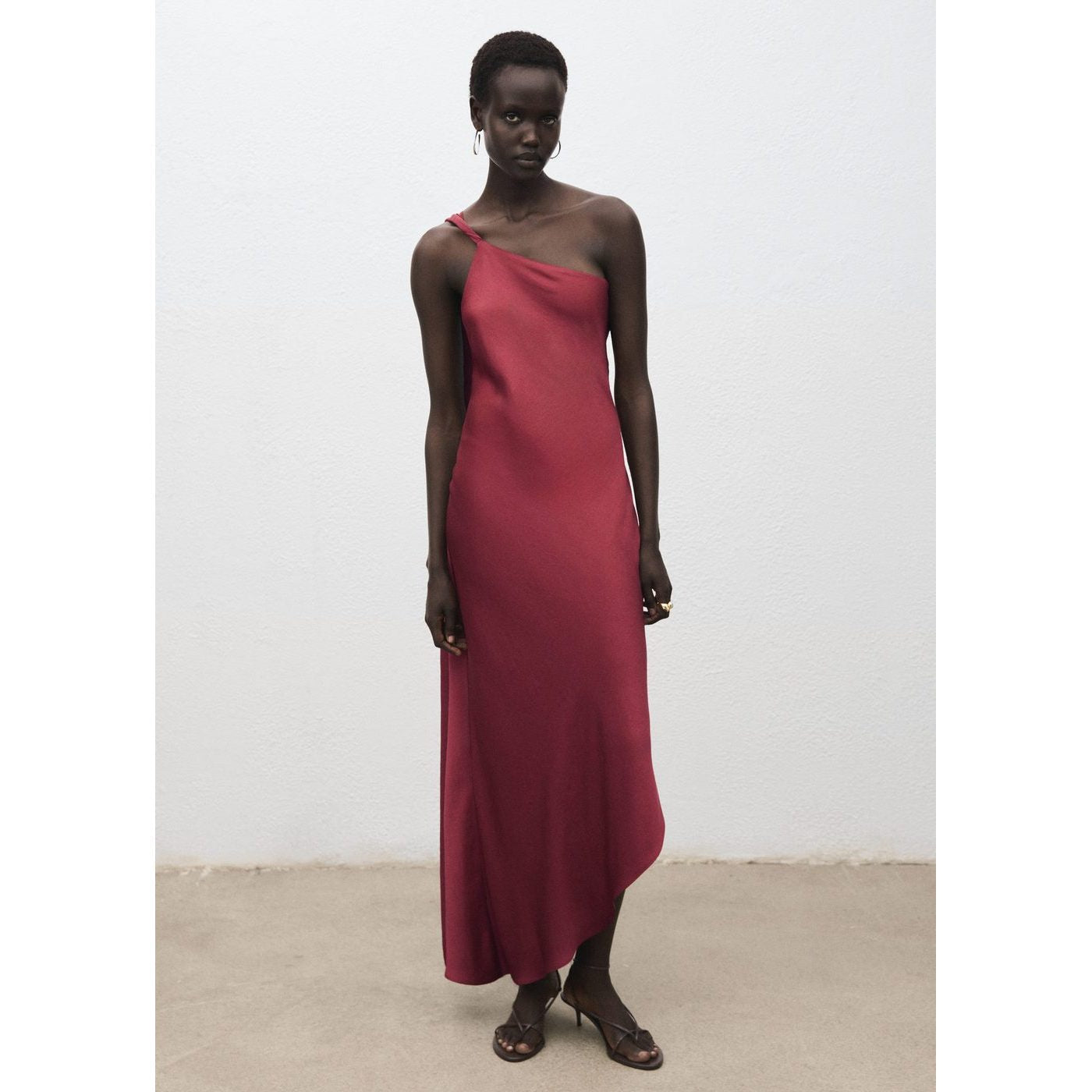 Robe Satinée Asymétrique