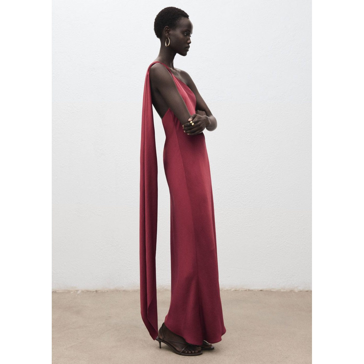 Robe Satinée Asymétrique