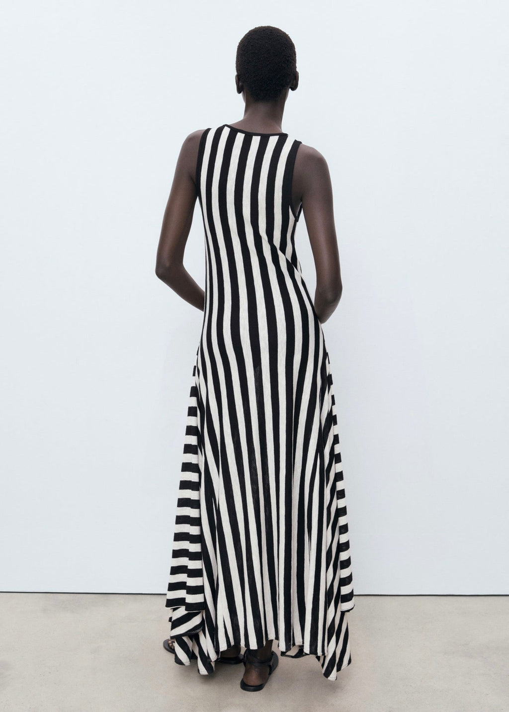 Robe En Maille Bas Asymétrique