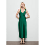 Robe Satinée Col Plongeant