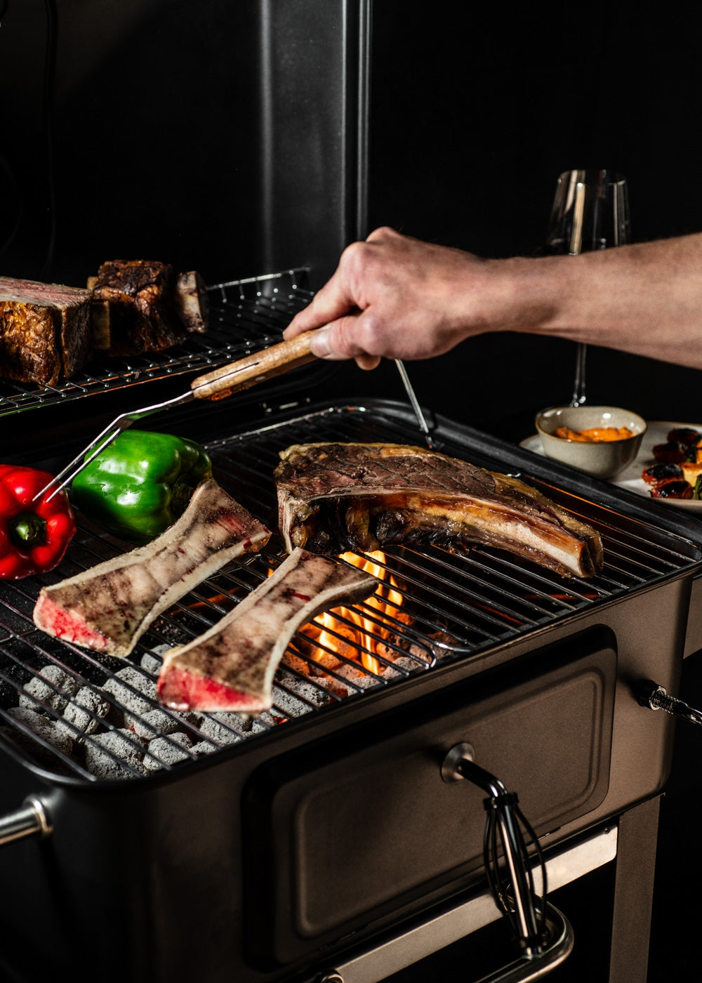 Bbq Smokey Pro - Barbecue Fumoir Au Charbon Avec Grille Réglable Et Table D'Appoint
