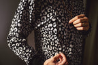 Panthère Black & White – Le Pull D’Allaitement