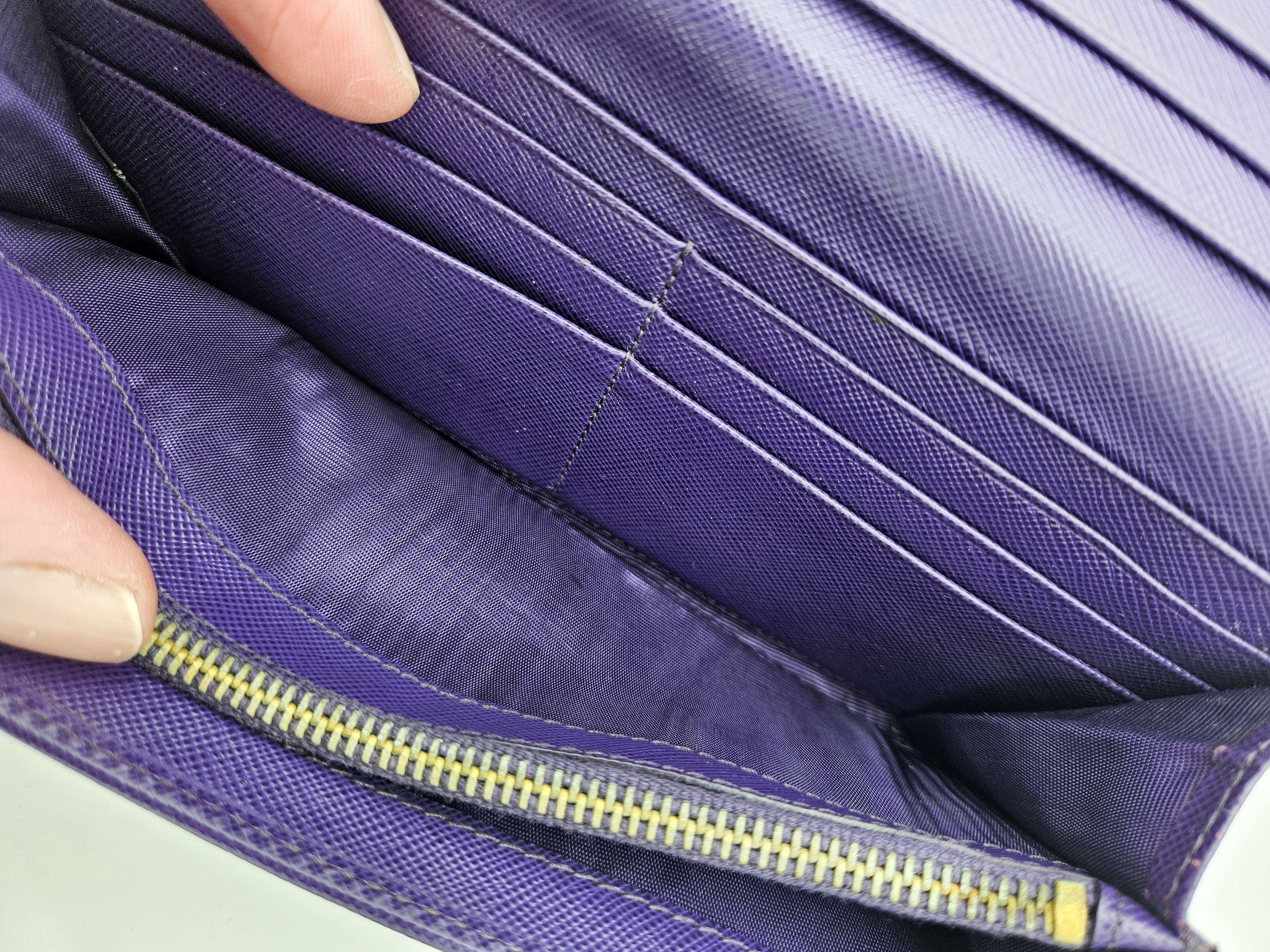 Portefeuille Long Prada En Cuir Saffiano Violet