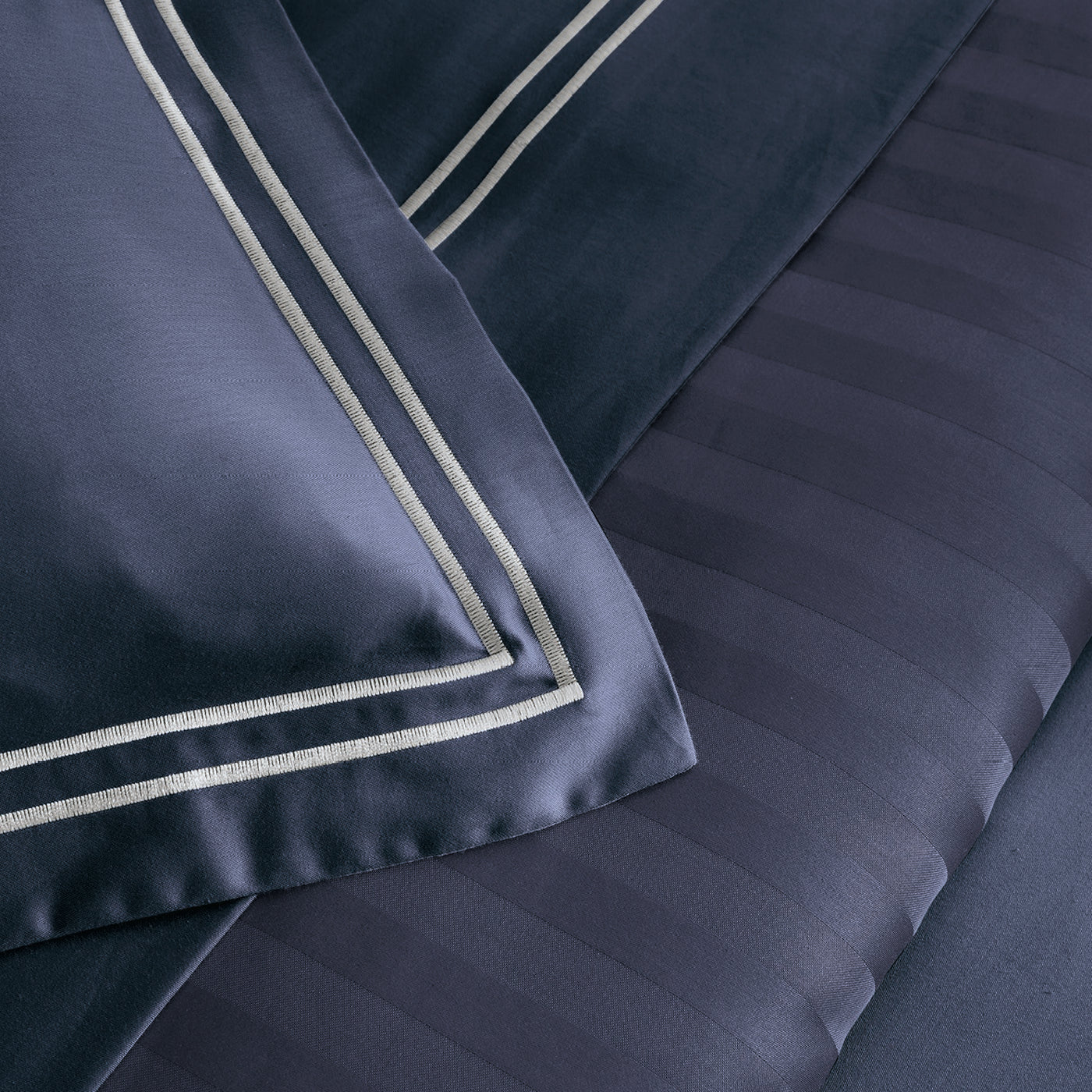 Biarritz - Drap Plat - Satin De Coton - Blanc / Bleu Fonce