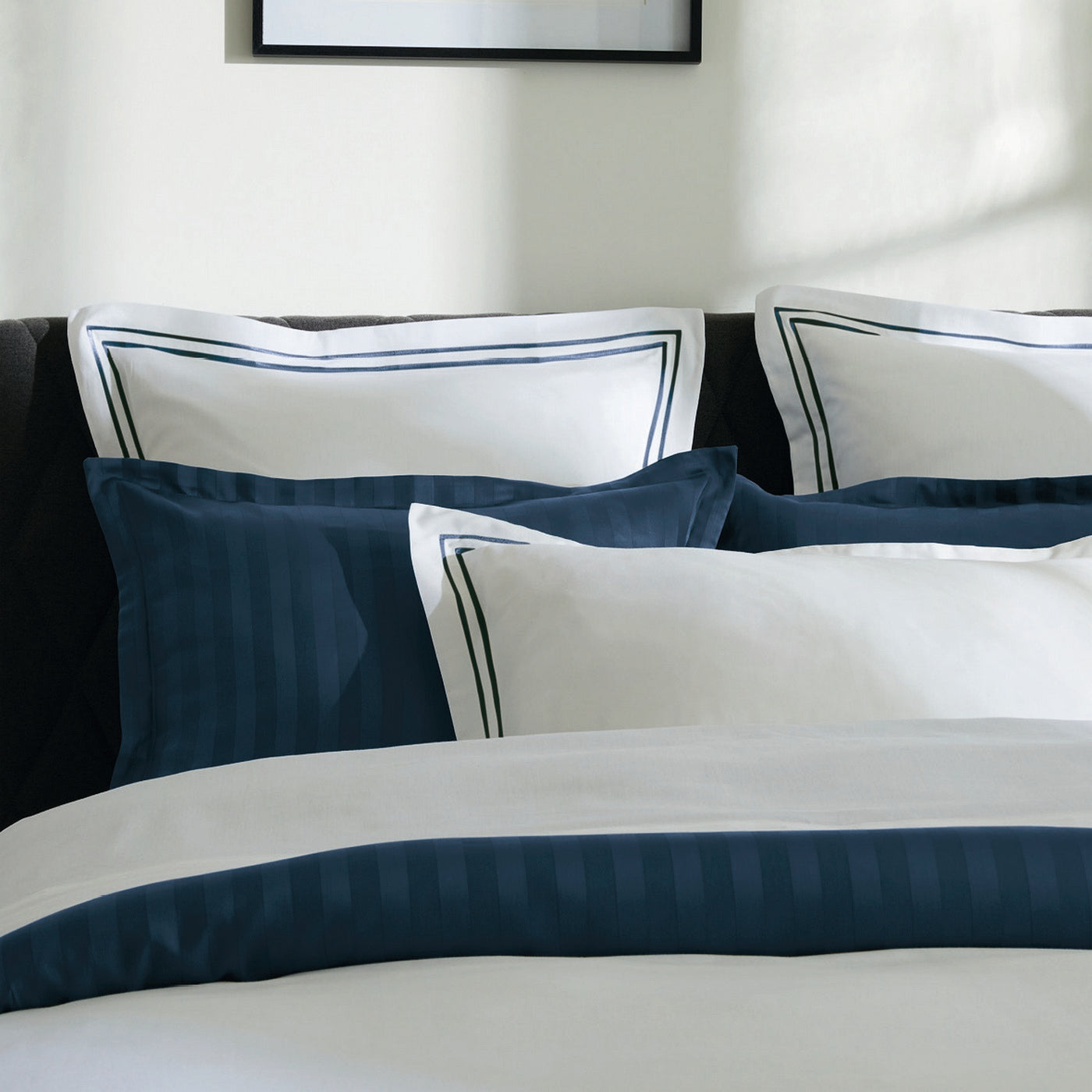 Biarritz - Housse De Couette + 1 Ou 2 Taie(S) D'Oreiller - Satin De Coton - Bleu Fonce / Blanc