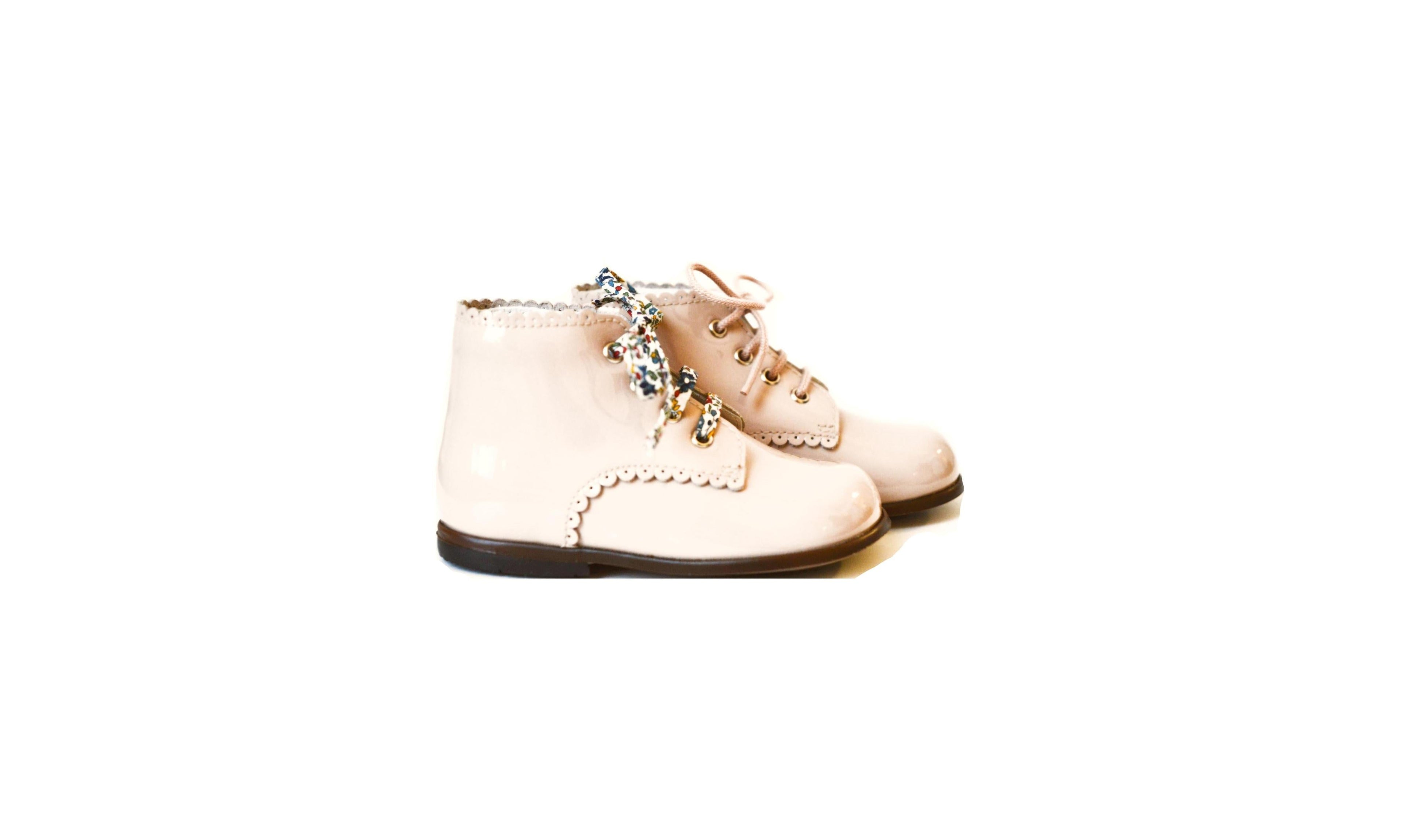Chaussures Bottillons Souples Clarence Frisettes - Vernis Rose Nude - Fille