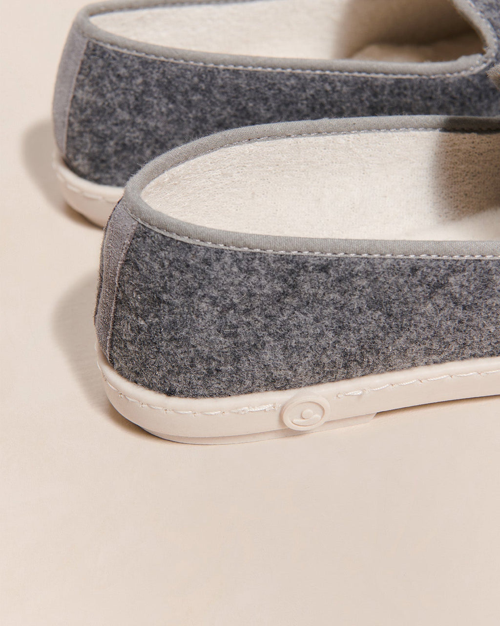 Les Chaussons Dream Team Homme Gris - Angarde X Émoi Émoi