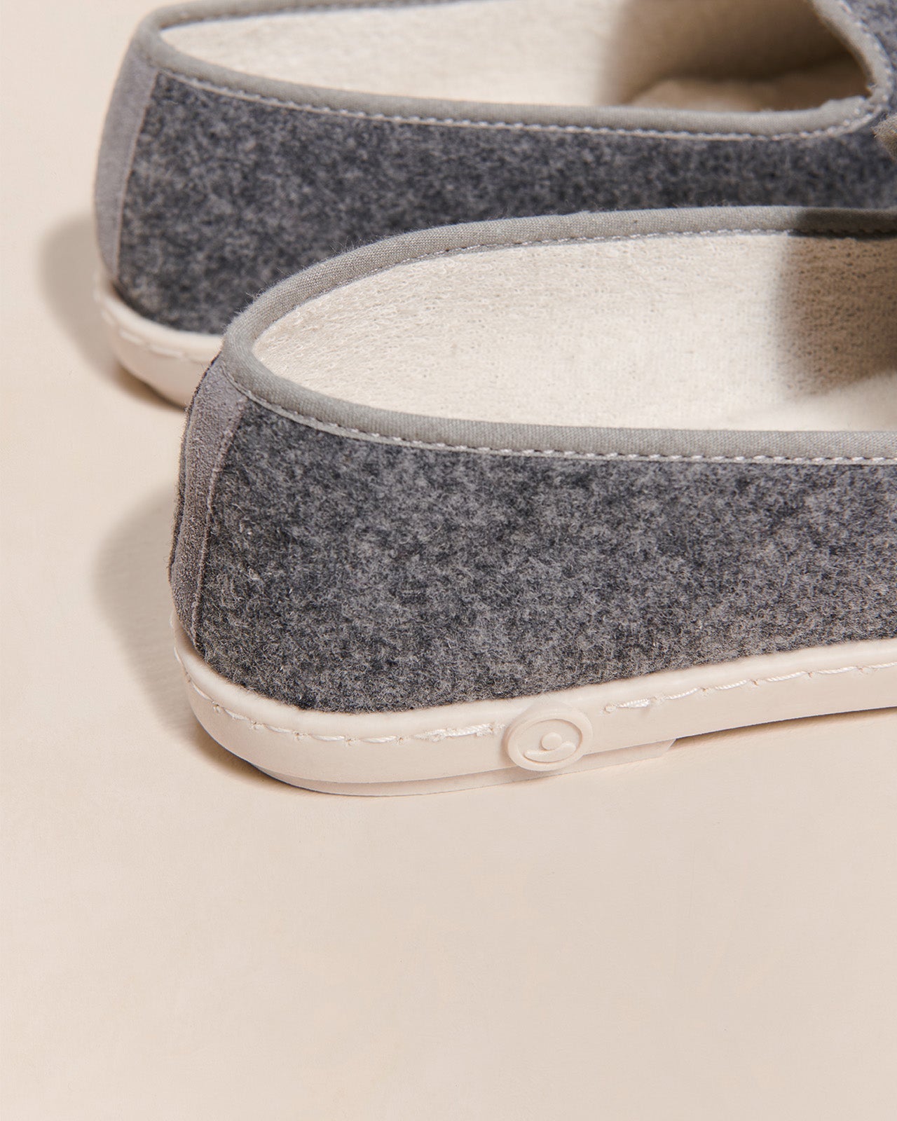 Les Chaussons Dream Team Homme Gris - Angarde X Émoi Émoi