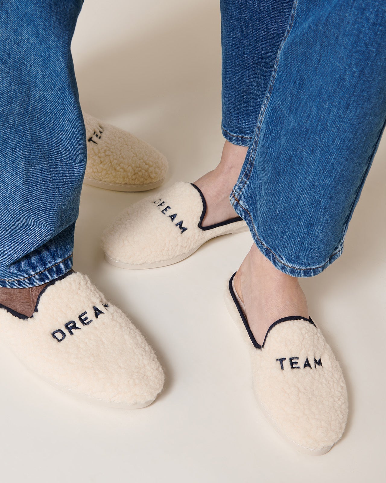 Les Chaussons Dream Team Femme En Laine Bouclette - Angarde X Émoi Émoi