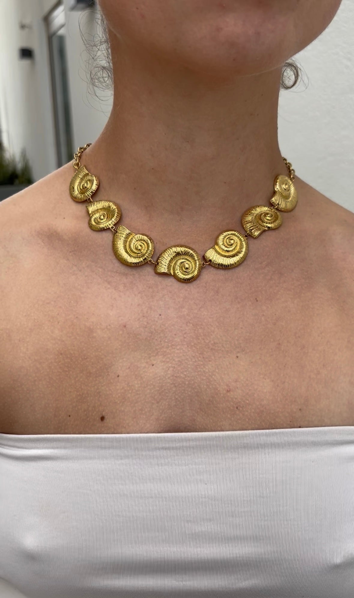 Collier Shells