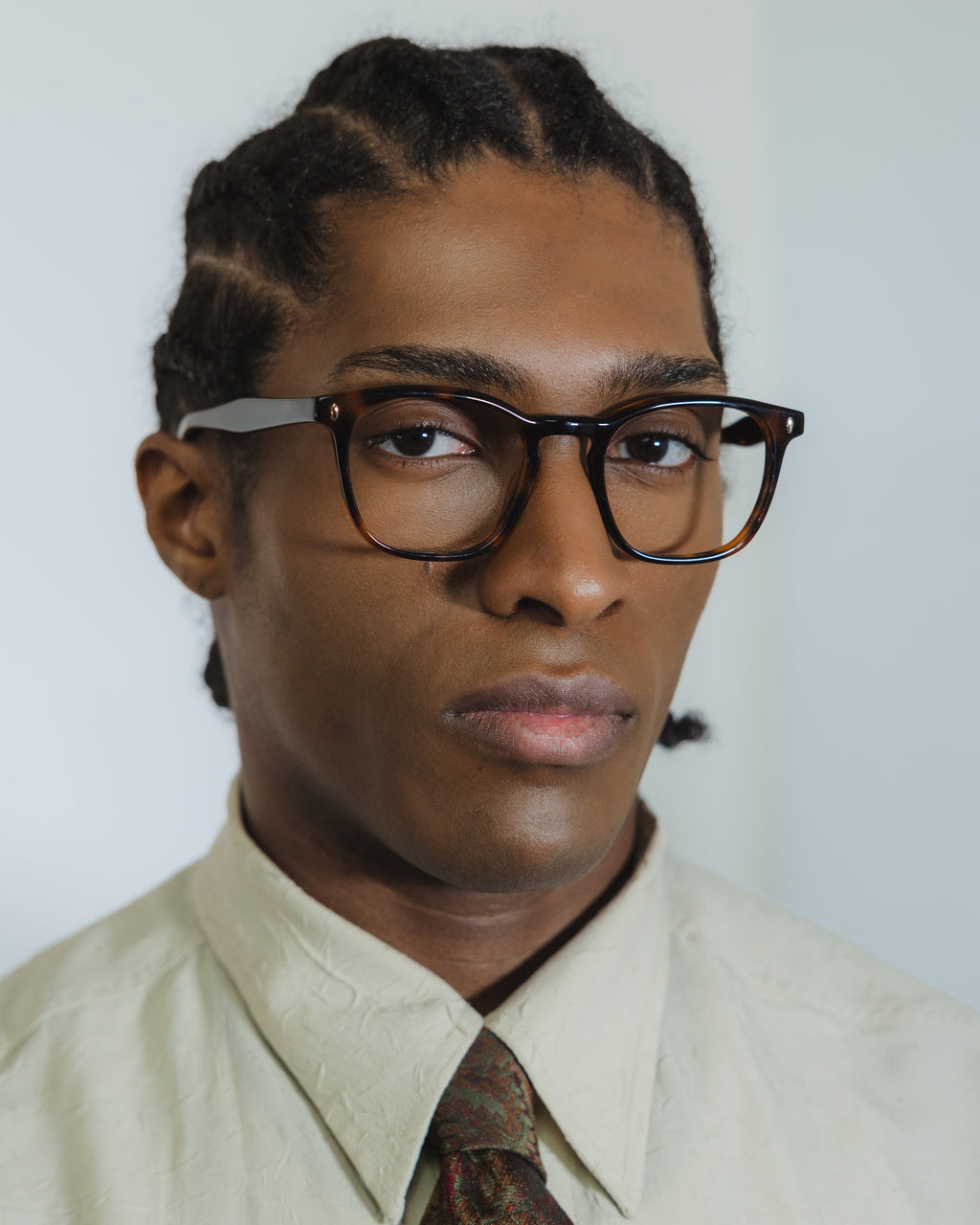 Lunettes de vue Jay Ecaille — monture rectangulaire, portées par un homme