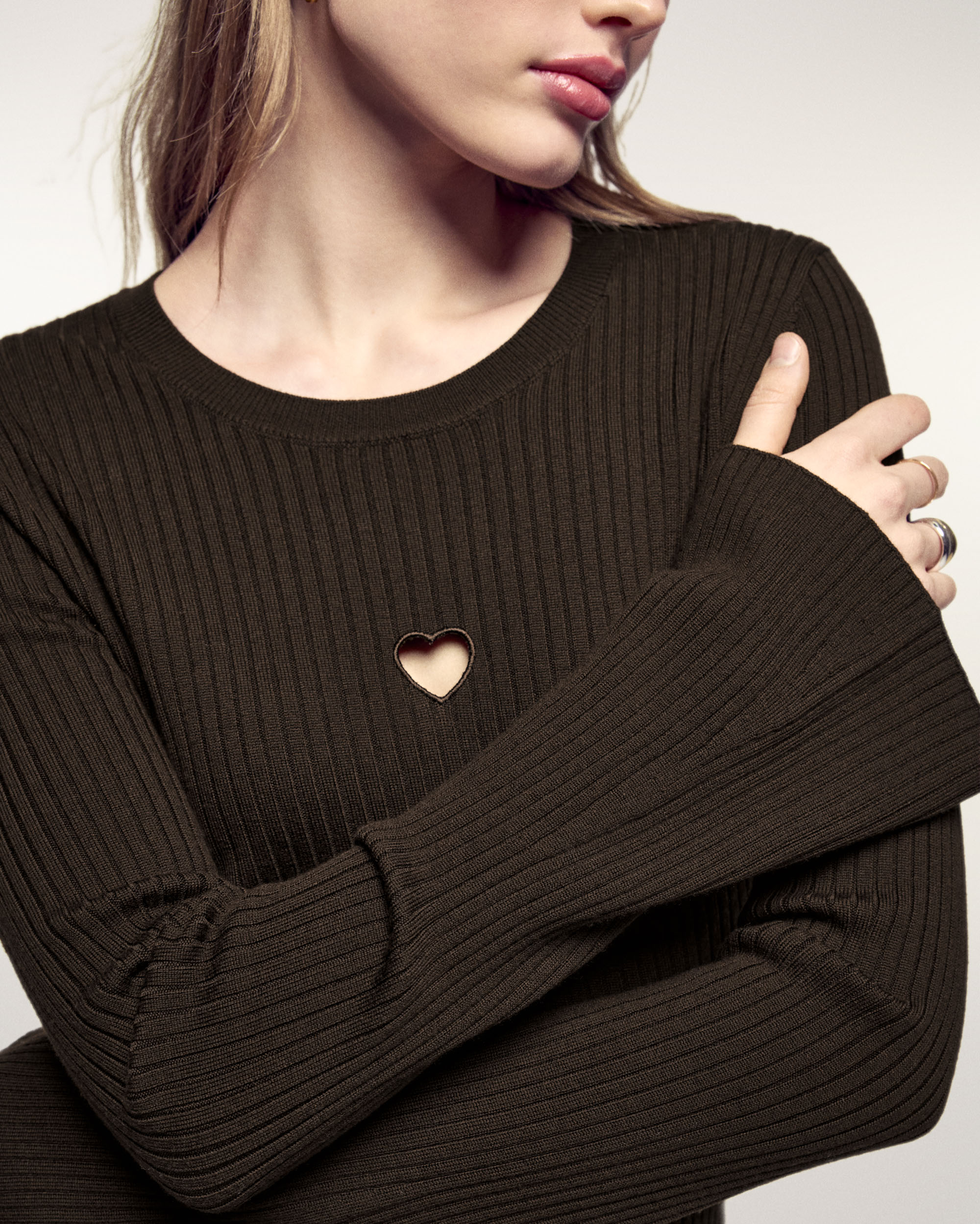 Robe Courte Manches Longues Coeur Ajouré - Chocolat
