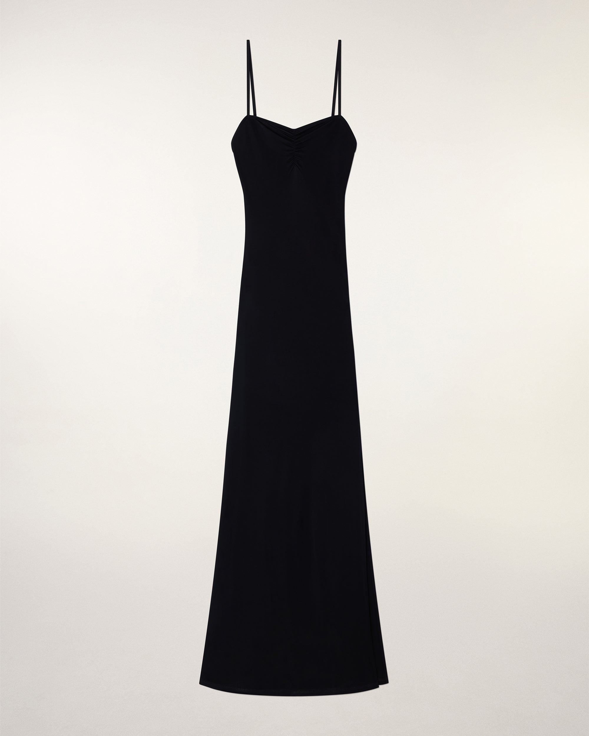 Robe Longue Bretelles À Découpe Cœur