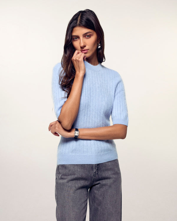 #label: Aida mesure 1,75m et porte une taille S