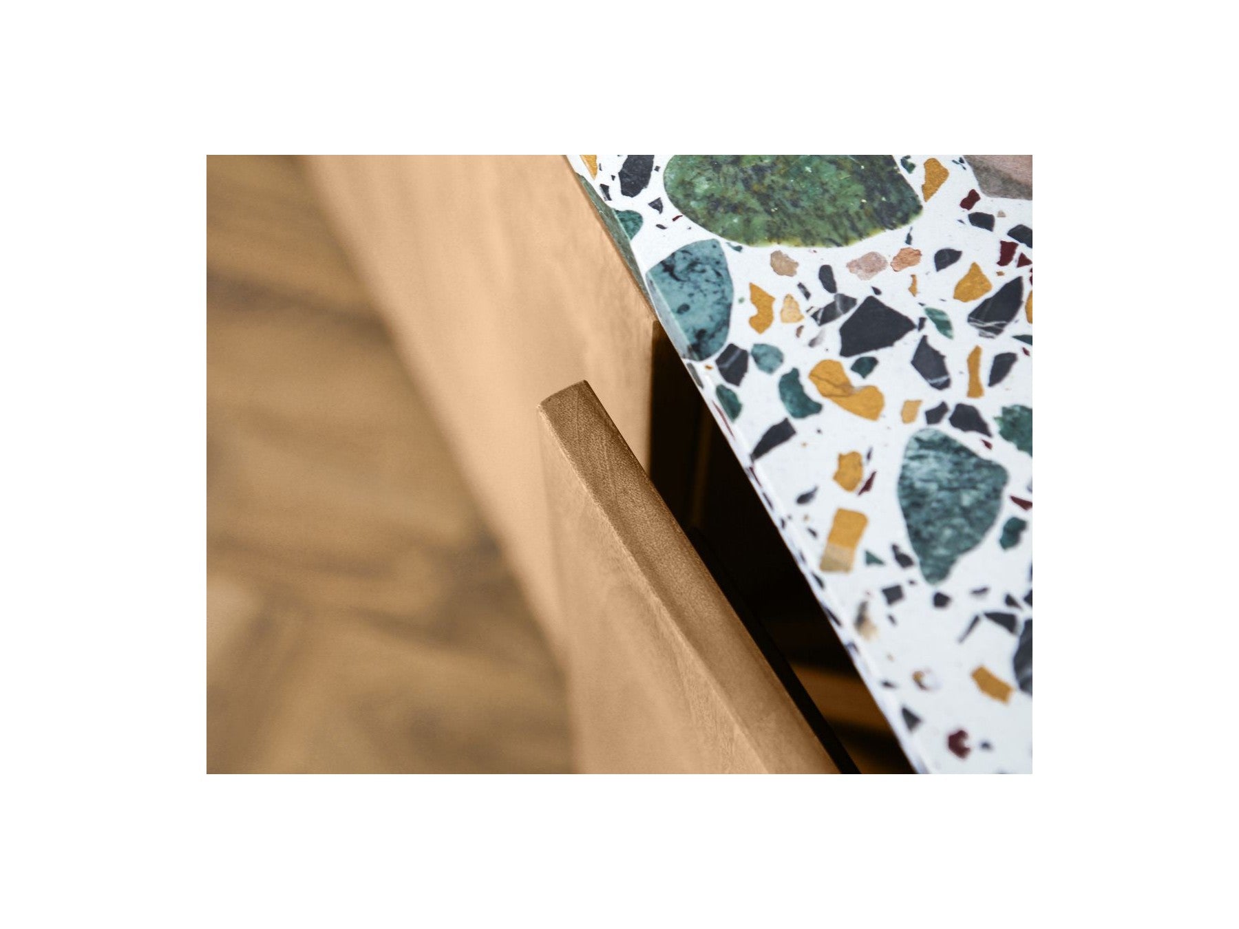 Barbara - Buffet 4 Portes - Bois Massif De Manguier Et Terrazzo