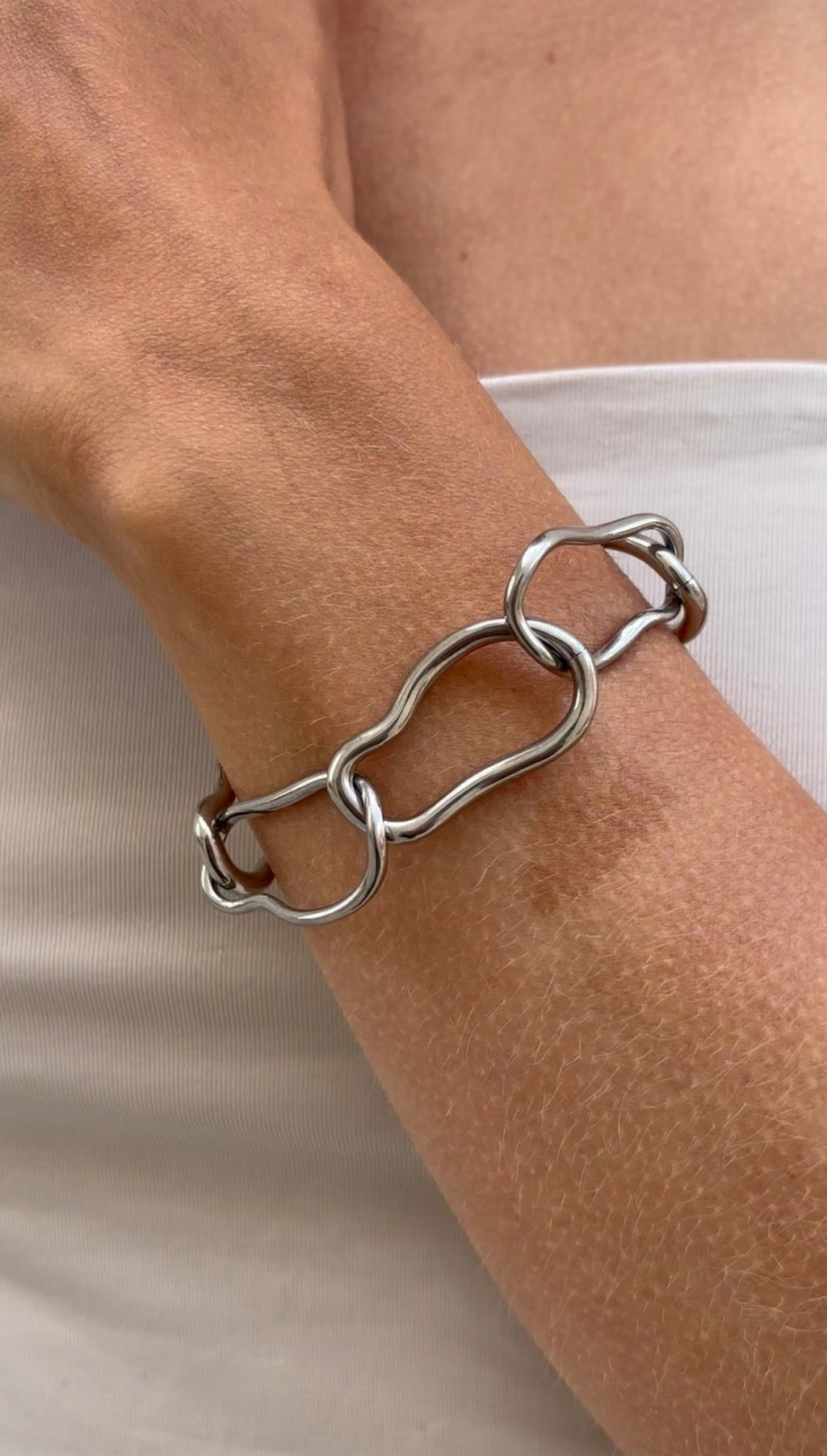 Bracelet Outline