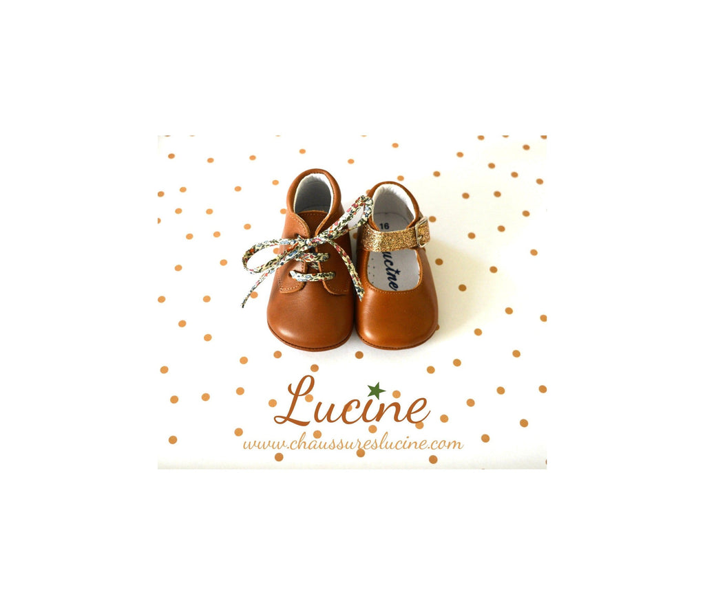 Chaussons Bébé Souples Antidérapants Fille À Boucle Mini-Alice - Cuir Camel Et Paillettes Or - Fille