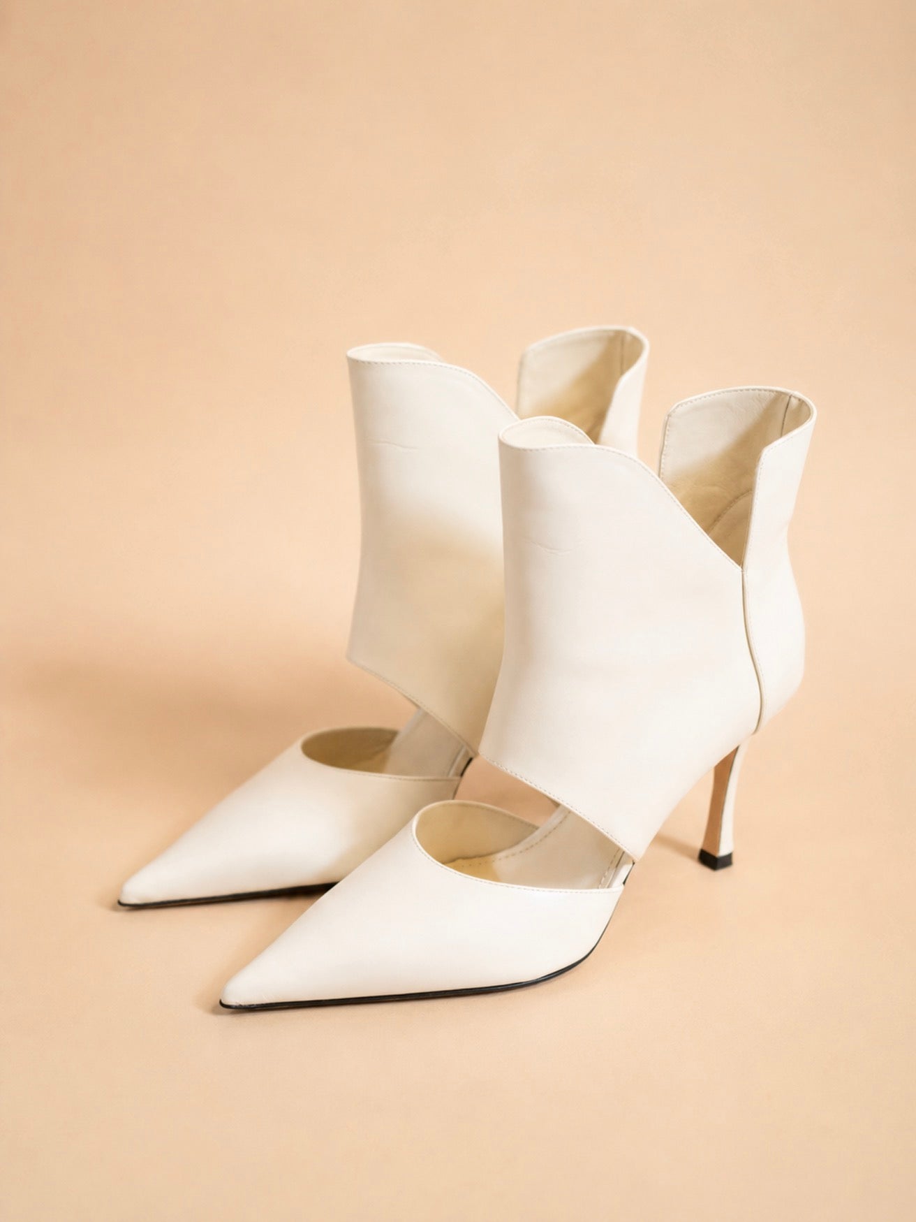 Eva Ankle Boot In Ivory Calf