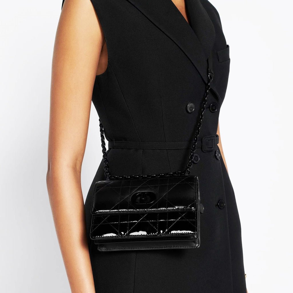 Dior - Sac Bandoulière Caro Patent And Matte - Femme - Black